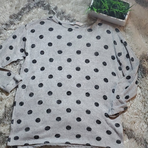 H&M Gray and black Polka Dot sweater Size 10-12 Y - Picture 1 of 3